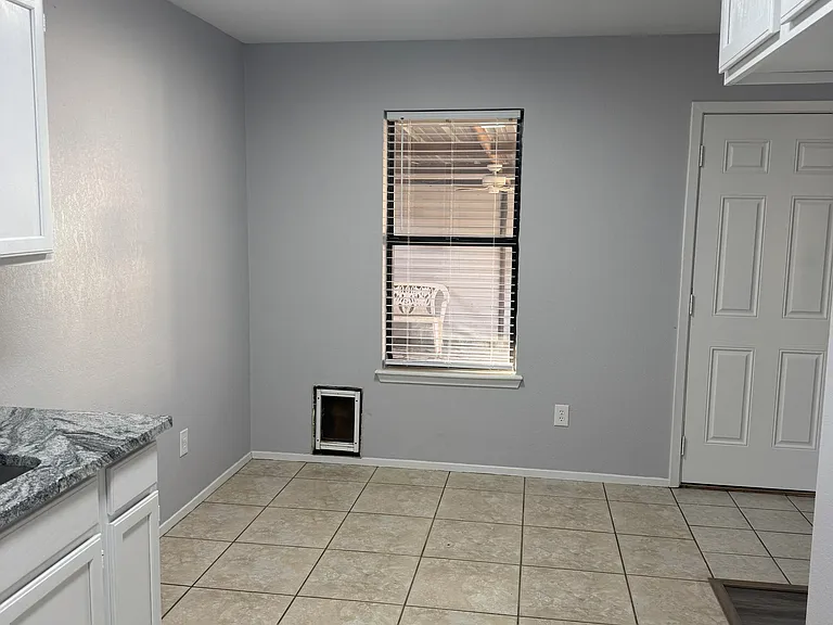 1033 S 15th St — Photo 12