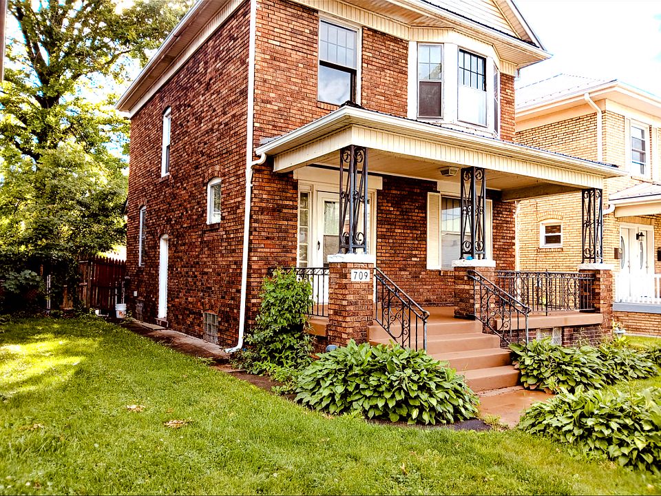 1st image of 709 Oakmont Ave #102