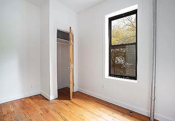 3rd image of 184 17th St APT 6