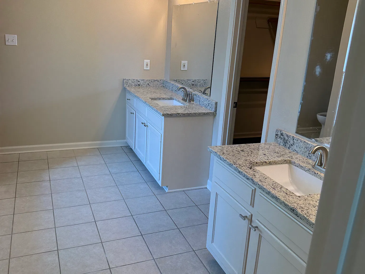 4 bed, 2.5 bath, 2142 sqft, $2,400 — Photo 4