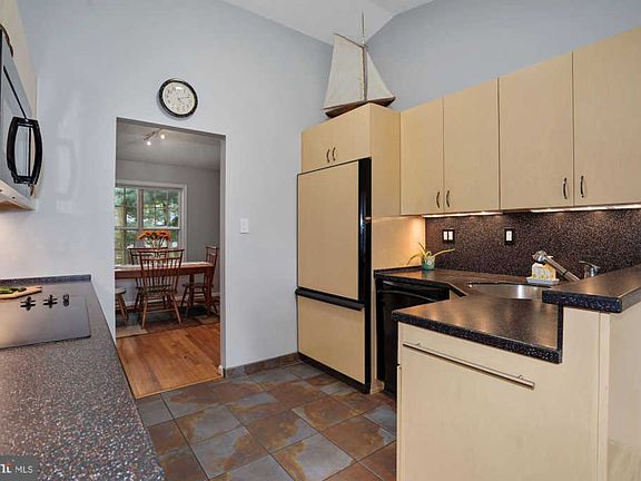 5th image of 7611 Virginia Ln
