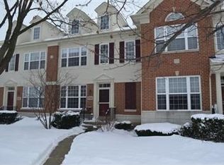 2739 Langley Cir, Glenview, IL 60026