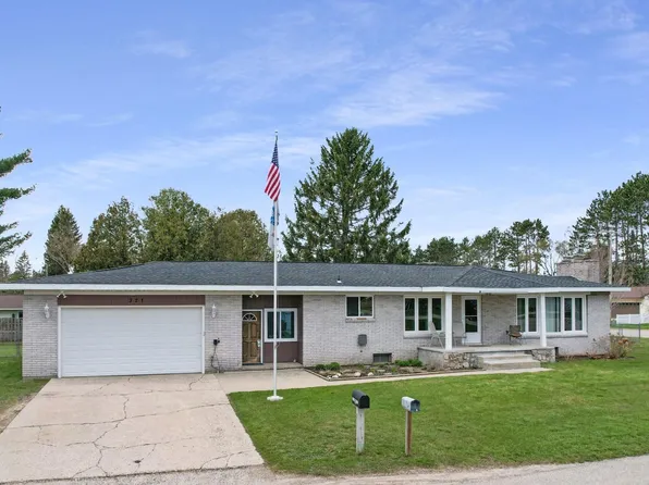 321 N Maple Ave, Gaylord, MI 49735