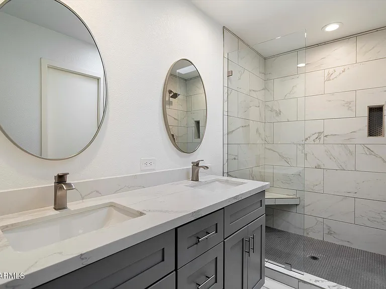 3069 E Cannon Dr — Photo 17