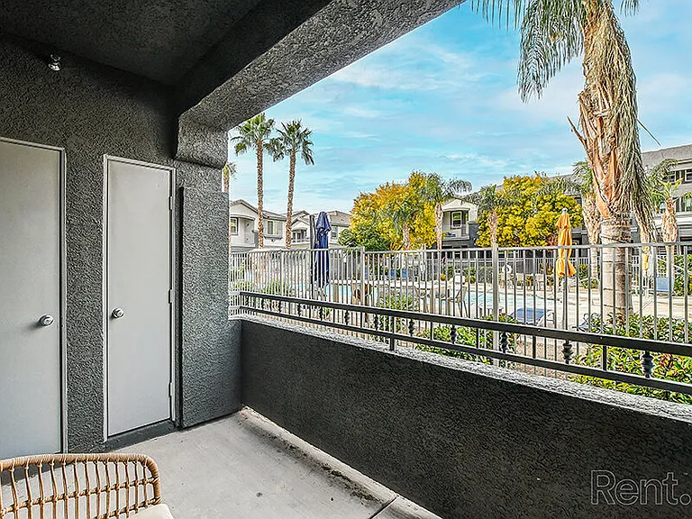 Fleetwood Apartments — Photo 33
