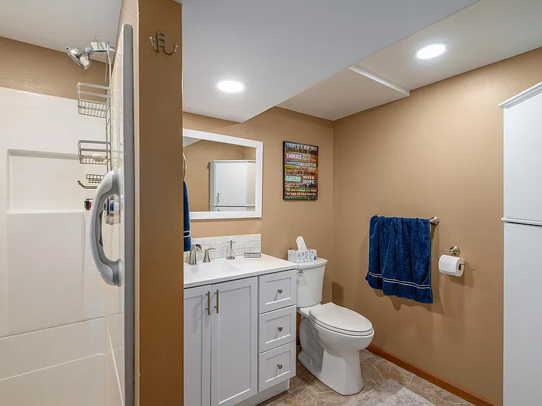 1357 W 18th Ave — Photo 15
