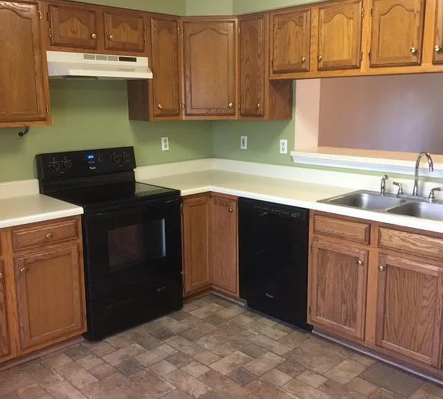 5223 Earles Ct — Photo 2
