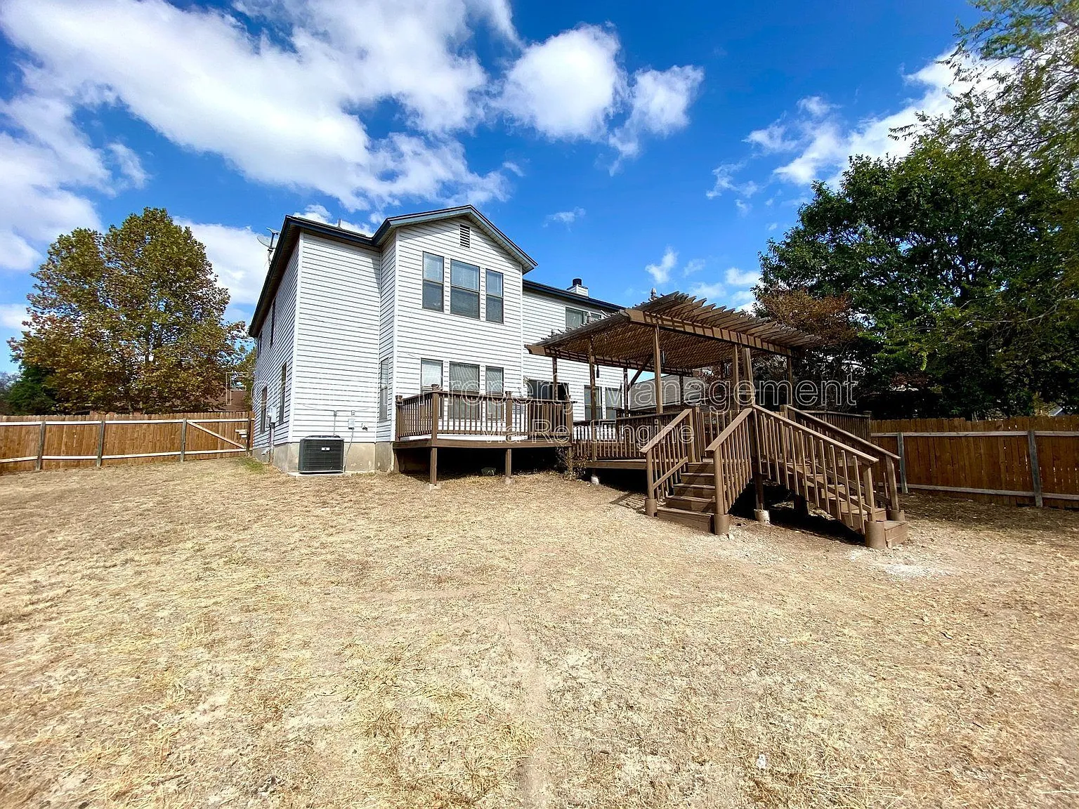4 bed, 2.5 bath, 2855 sqft, $2,250 — Photo 4