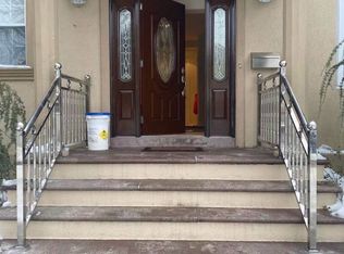 24-04 201st St FLOOR 1, Bayside, NY 11360