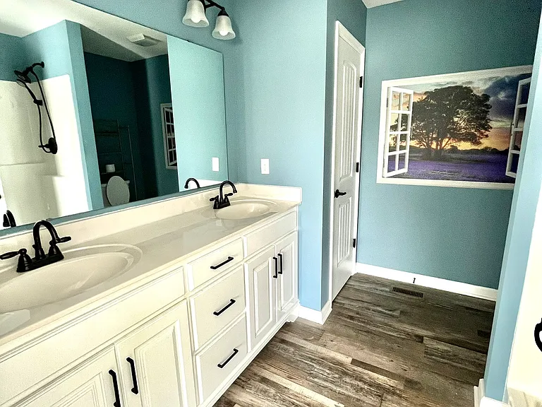 605 Strawberry Dr — Photo 21