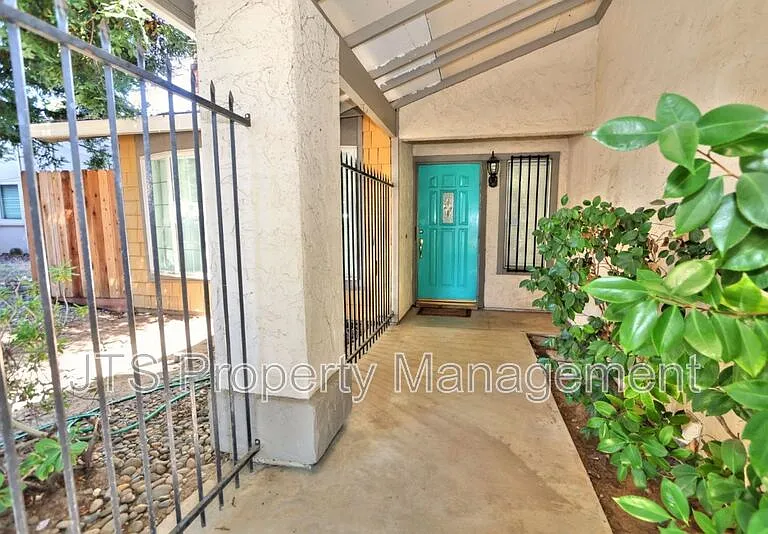 6830 Mellodora Dr — Photo 4