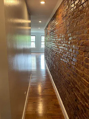 Rented by Arwell Realty | media 2