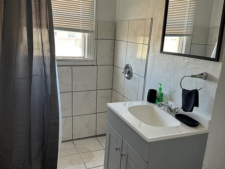 708 Monterey St — Photo 14