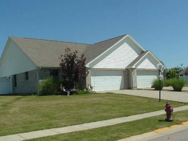 1092 Brookfield