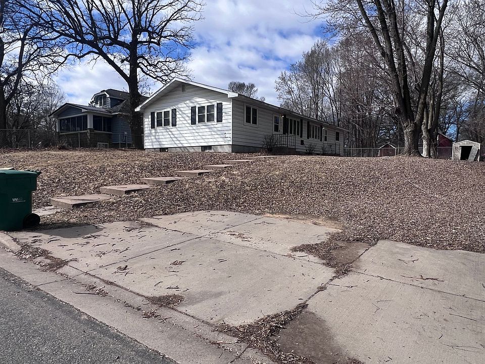 2nd image of 1903 3rd St E