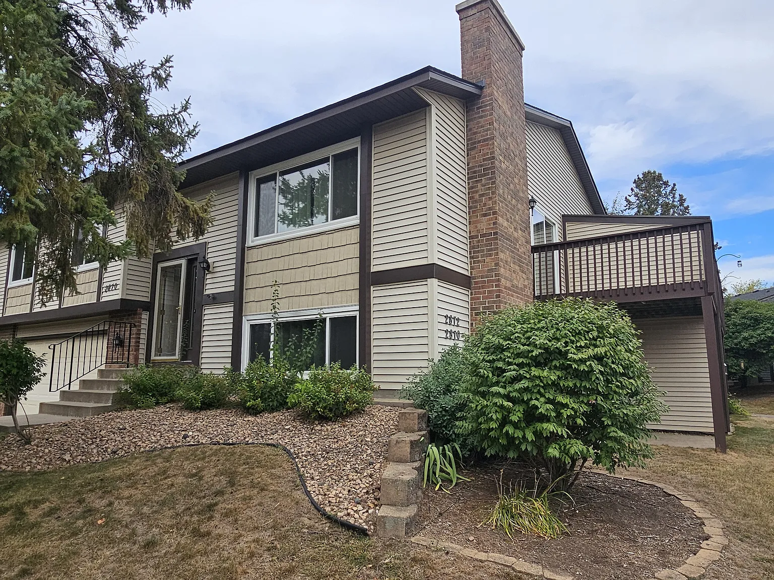 2 bed, 1012 sqft, $1,850 — Photo 2