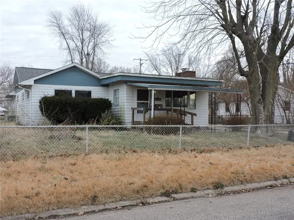 1001 Lorraine St, Danville, IL 61832