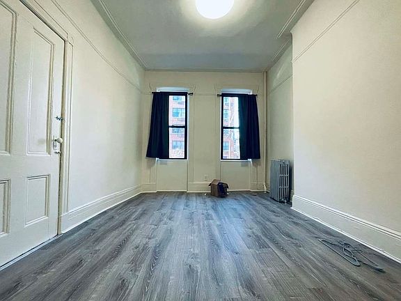 4th image of 422 Bleecker St #1F