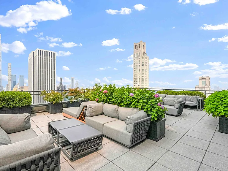 117 E 57th St #38F — Photo 12