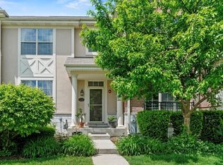 2127 Apple Hill Ln, Buffalo Grove, IL 60089