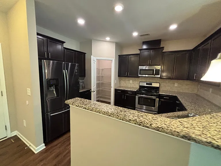513 Durants Neck Ln — Photo 10