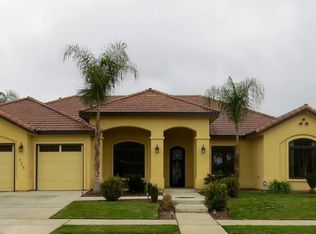 775 Sherwood St, Exeter, CA 93221