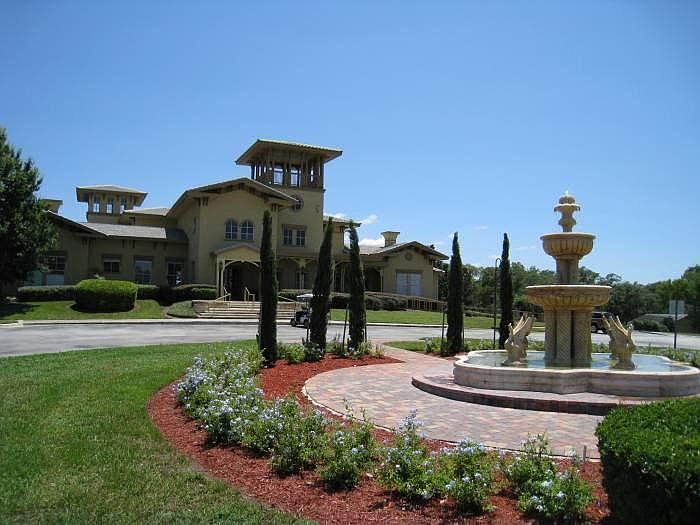 Club House w/ Gym/Pool