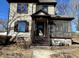 156 S Main St, Fall River, WI 53932