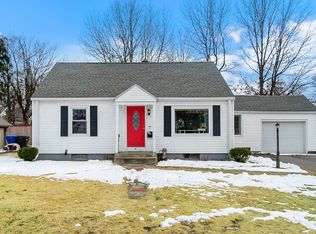 51 Lang St, Springfield, MA 01104