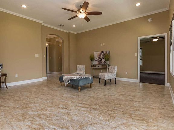 5th image of 622 Wind Haven Ln