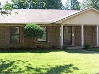 2511 Deerfield Dr photo 1