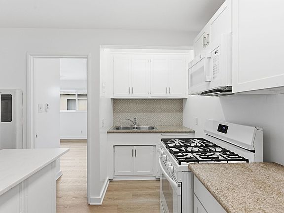 4th image of 1453 S Westgate Ave APT 8