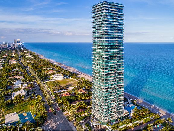 3rd image of 19575 Collins Ave Unit 14