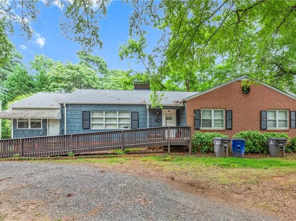 401 S Westview Dr, Winston Salem, NC 27104