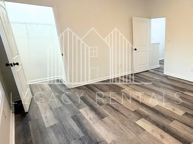 307 W Blair Ave — Photo 4