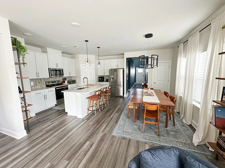 4421 Skyridge Dr — Photo 6