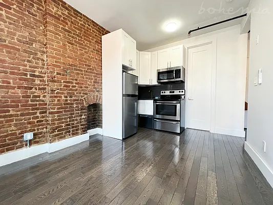 Rented by Bohemia Realty Group | media 13