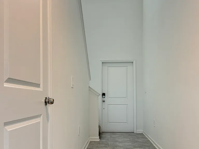 553 Reggie Rd — Photo 12