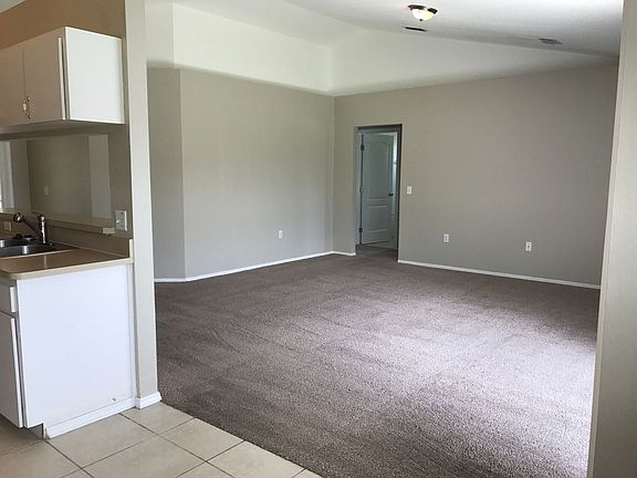 4th image of 8291 Westmont Terrace Dr