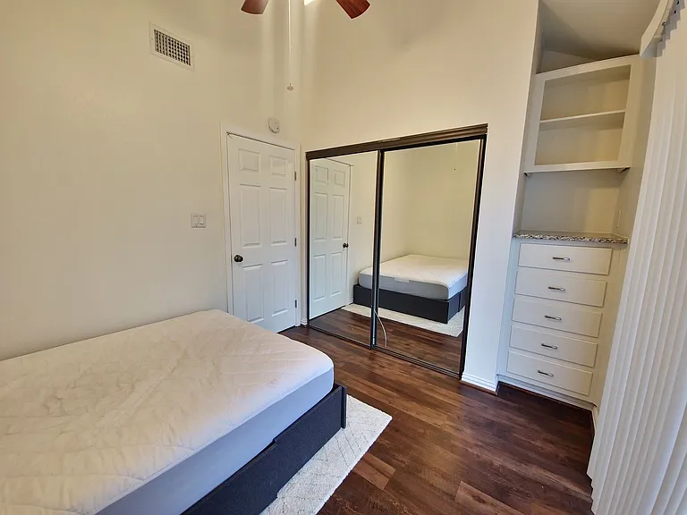 2313 Longview St #205 — Photo 9