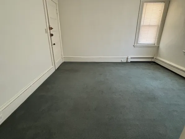 148 Crescent St #B, Waltham, MA 02453
