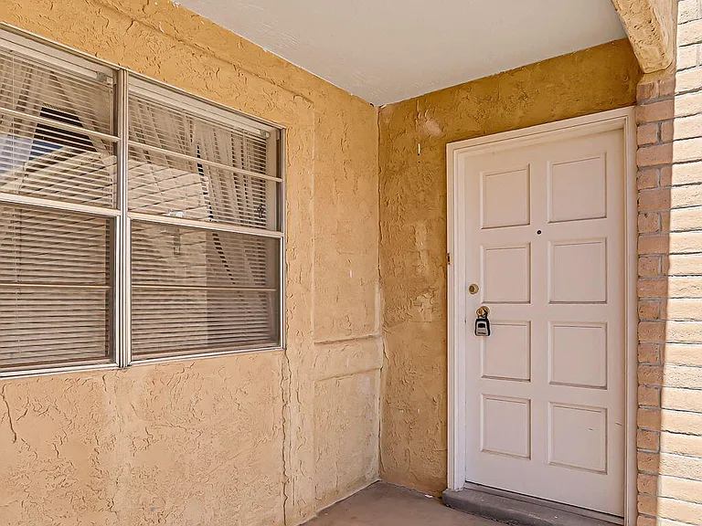 3223 Isla Morada Dr — Photo 4