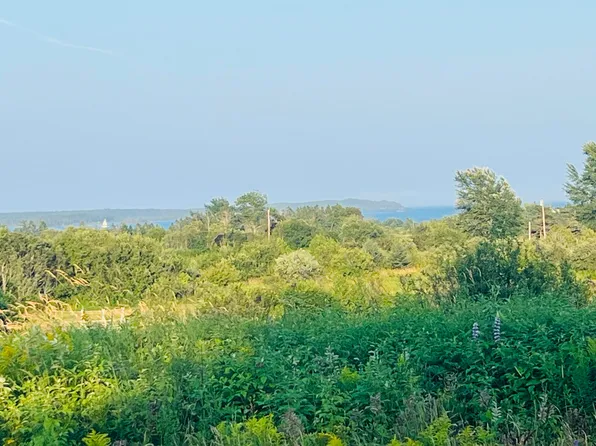 204 County Road, Lubec, ME 04652