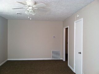 bradburydiningroom_03112015