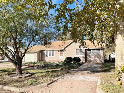 408 E Main St, Haven, KS, 67543