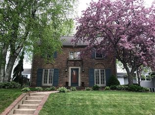 844 N 5th St, Manitowoc, WI 54220