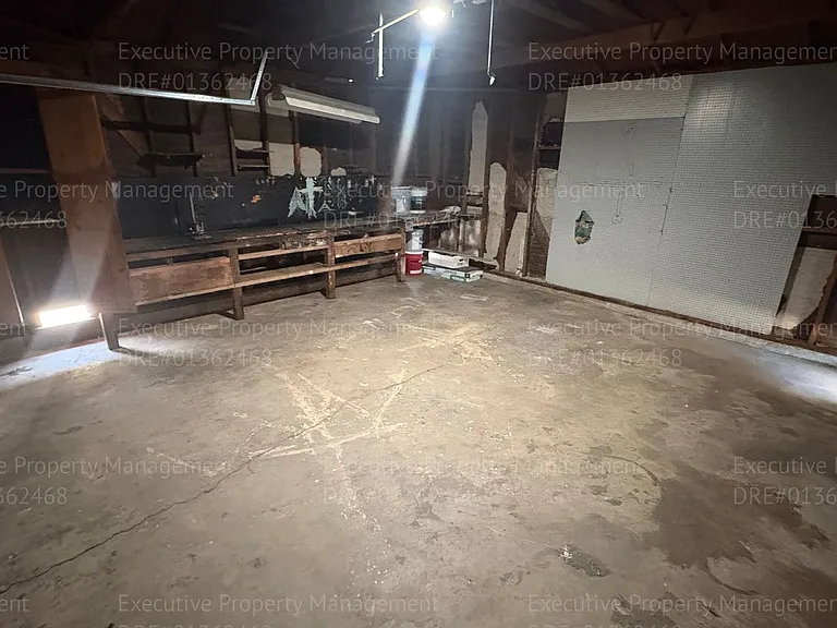 1928 Doolittle Ave — Photo 32