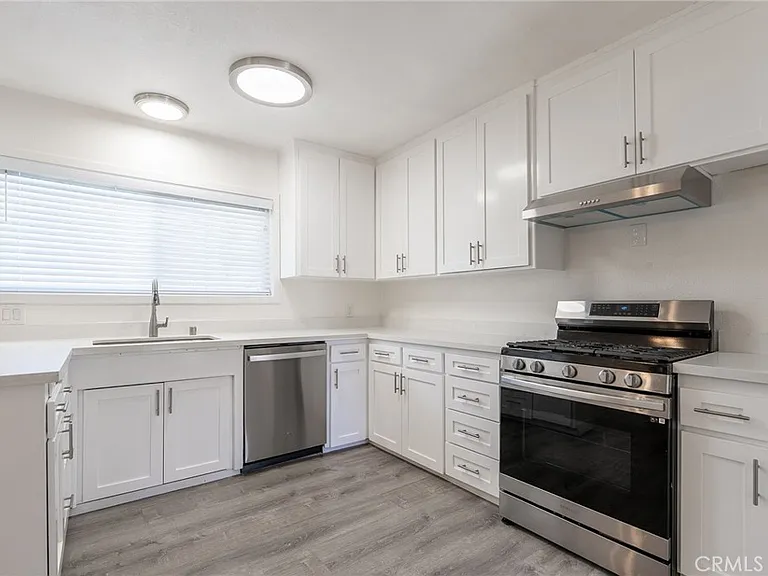3518 W Orange Ave — Photo 2