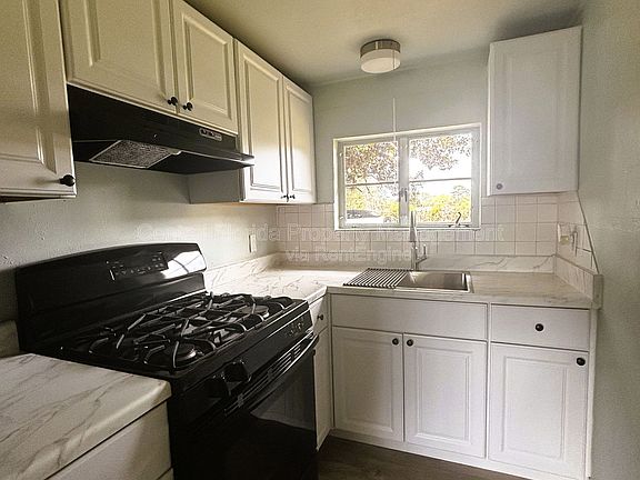 5th image of 834 Oberry Hoover Rd