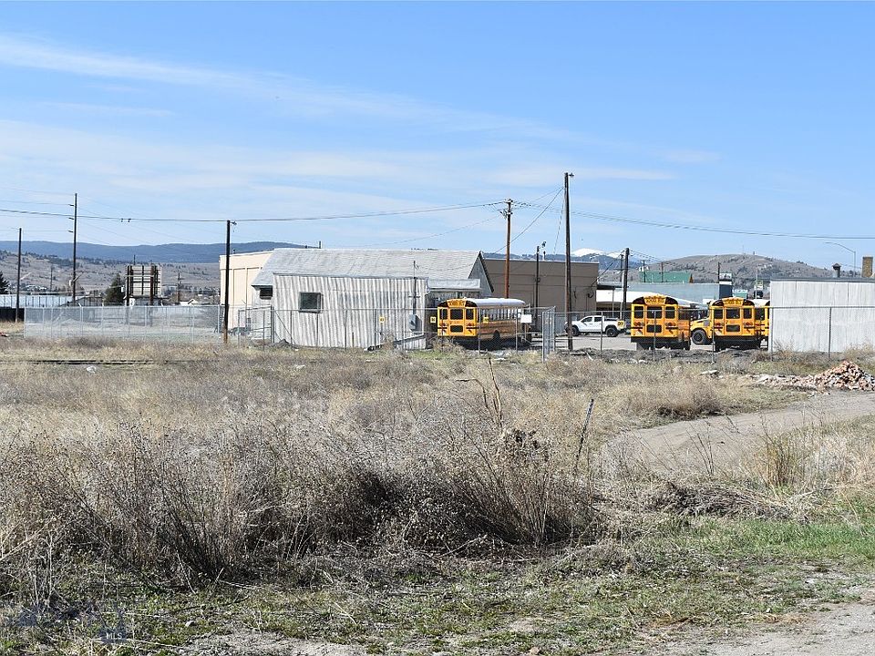 2nd image of E 1st St